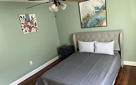 Chillpad Blocks From Frenchquarters